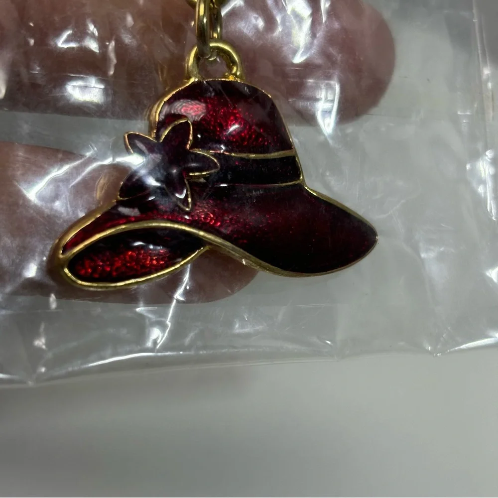 RED H'ATTITUDE NWT Keychain Red Hat Society 18 kt. Gold‎ Layered Hat w/Flower